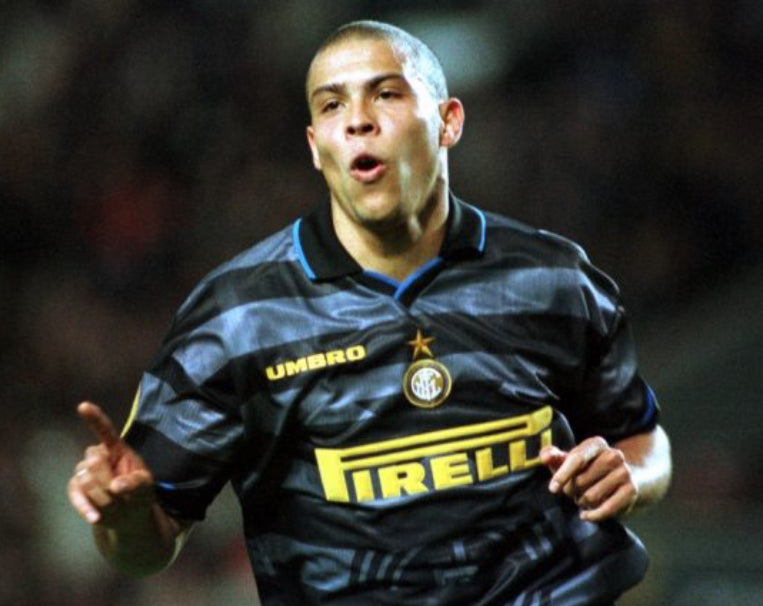 [RONALDO] INTER MILAN 97/98 RETRO EXT